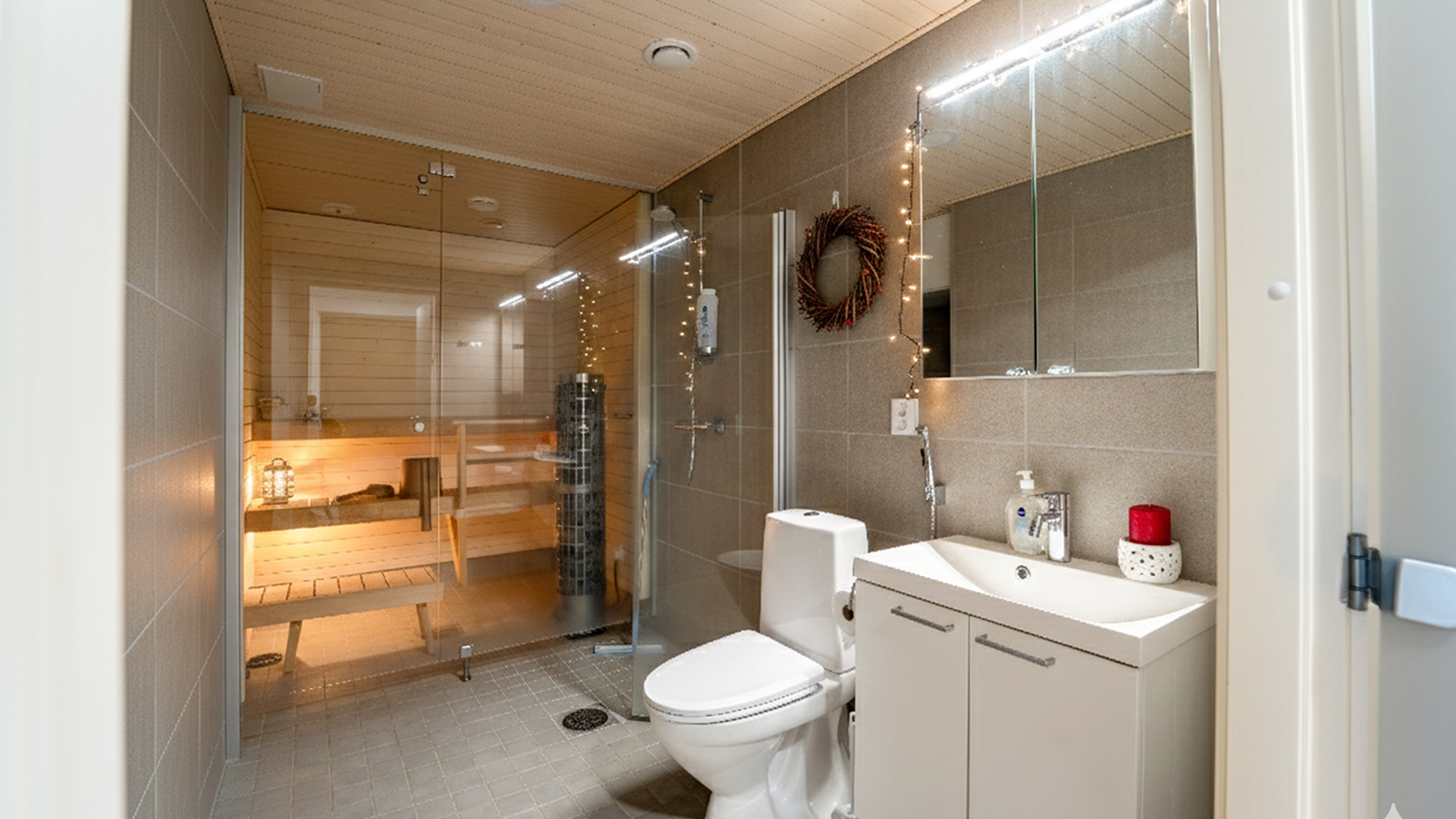 Sauna privada y baño moderno