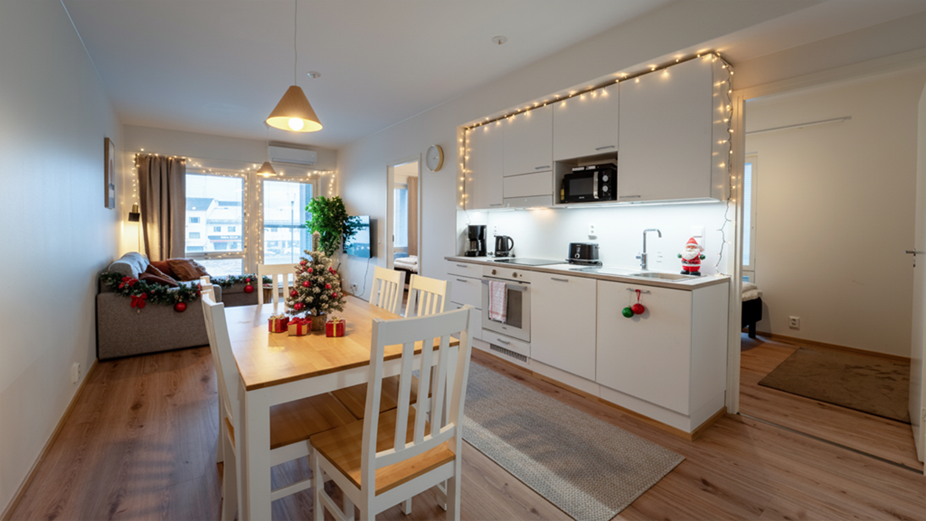 Cocina y comedor de planta abierta del apartamento
